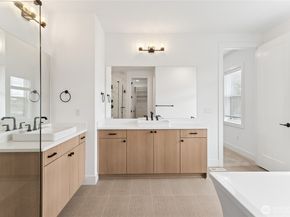 8517 137th Avenue SE, Newcastle WA 98059