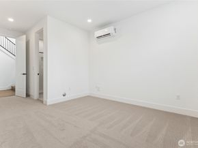 8517 137th Avenue SE, Newcastle WA 98059