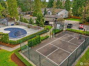 12740 NE 10th Place E302, Bellevue WA 98005