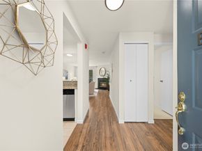 12740 NE 10th Place E302, Bellevue WA 98005