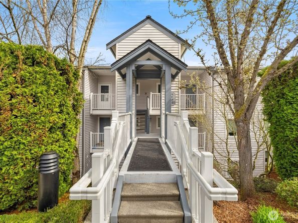 12740 NE 10th Place E302, Bellevue WA 98005