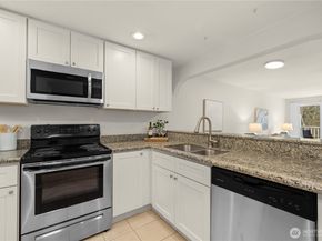 12740 NE 10th Place E302, Bellevue WA 98005