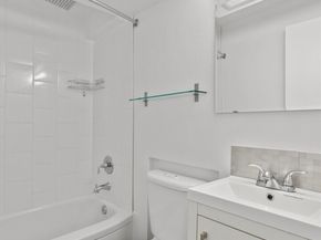 752 Bellevue Avenue E 202, Seattle WA 98102