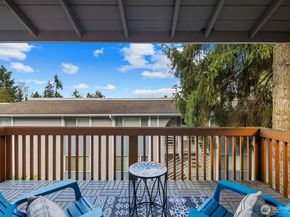17203 NE 45th Street 46, Redmond WA 98052