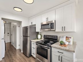 17203 NE 45th Street 46, Redmond WA 98052