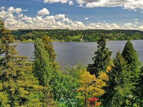 5035 NE 178th Street, Lake Forest Park WA 98155
