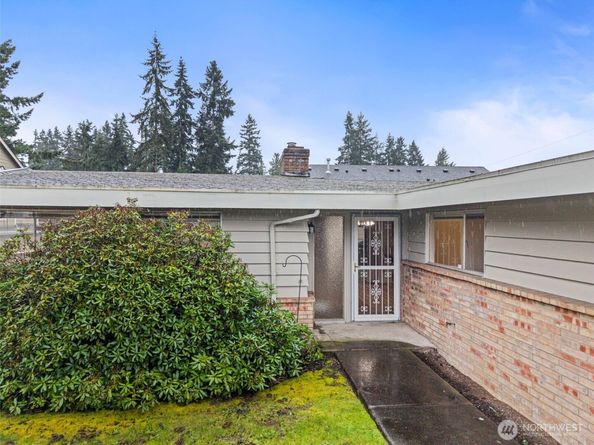 2612 204th Street SW, Lynnwood WA 98036