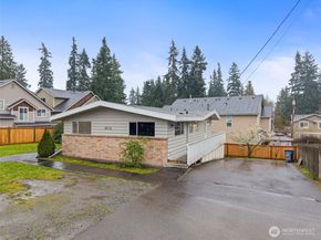 2612 204th Street SW, Lynnwood WA 98036