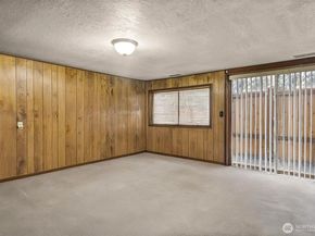 2612 204th Street SW, Lynnwood WA 98036