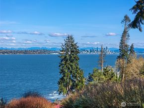 7946 Grand Avenue NE, Bainbridge Island WA 98110