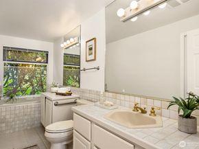 7946 Grand Avenue NE, Bainbridge Island WA 98110