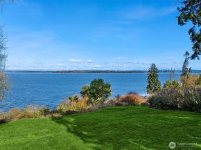 7946 Grand Avenue NE, Bainbridge Island WA 98110
