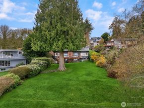 7946 Grand Avenue NE, Bainbridge Island WA 98110