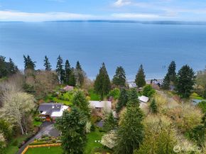 7946 Grand Avenue NE, Bainbridge Island WA 98110