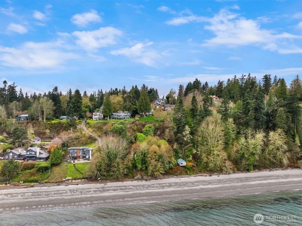 7946 Grand Avenue NE, Bainbridge Island WA 98110