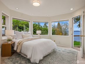 7946 Grand Avenue NE, Bainbridge Island WA 98110