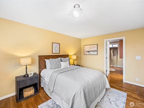 231 105th Avenue SE, Bellevue WA 98004