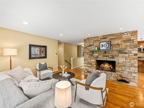 231 105th Avenue SE, Bellevue WA 98004
