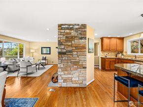 231 105th Avenue SE, Bellevue WA 98004