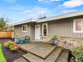 231 105th Avenue SE, Bellevue WA 98004