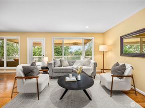 231 105th Avenue SE, Bellevue WA 98004