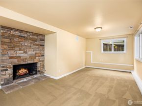 231 105th Avenue SE, Bellevue WA 98004