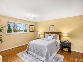 231 105th Avenue SE, Bellevue WA 98004