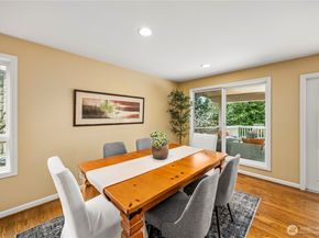 231 105th Avenue SE, Bellevue WA 98004