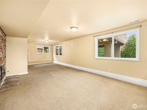 231 105th Avenue SE, Bellevue WA 98004