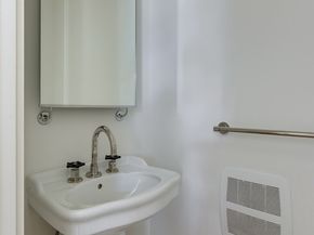 624 35th Avenue, Seattle WA 98122
