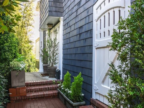 624 35th Avenue, Seattle WA 98122