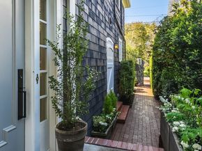 624 35th Avenue, Seattle WA 98122