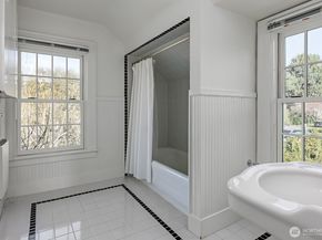 624 35th Avenue, Seattle WA 98122