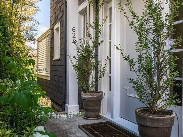 624 35th Avenue, Seattle WA 98122