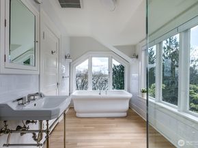 624 35th Avenue, Seattle WA 98122