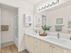 18505 SE Newport Way C214, Issaquah WA 98027