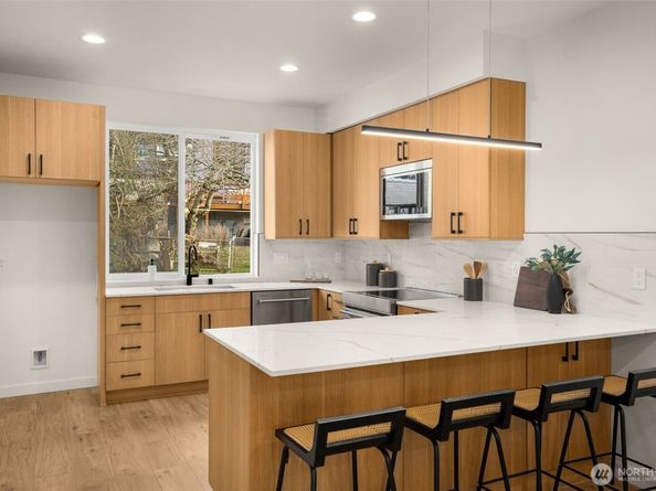 914 B 15th Avenue, Seattle WA 98122