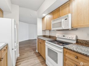 2331 42nd Avenue SW 414, Seattle WA 98116