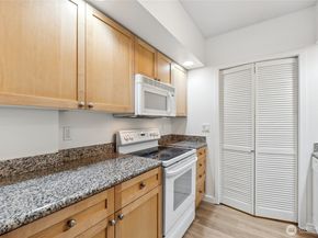 2331 42nd Avenue SW 414, Seattle WA 98116