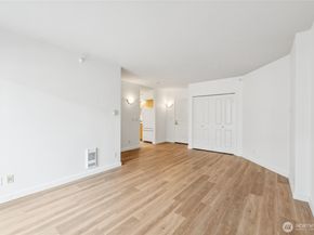 2331 42nd Avenue SW 414, Seattle WA 98116