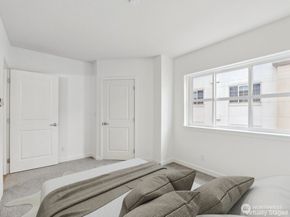 2331 42nd Avenue SW 414, Seattle WA 98116