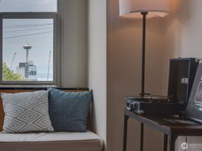 214 Summit Avenue E 402, Seattle WA 98102