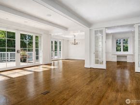 8975 NE 10th Street, Bellevue WA 98004