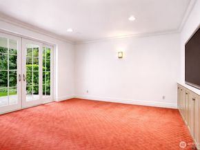 8975 NE 10th Street, Bellevue WA 98004