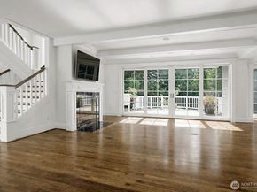8975 NE 10th Street, Bellevue WA 98004