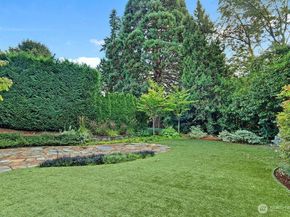 8975 NE 10th Street, Bellevue WA 98004