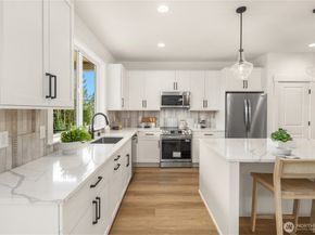 404 Edmonds Ave NE, Renton WA 98056