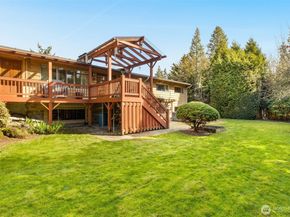 10529 NE 20th Place, Bellevue WA 98004