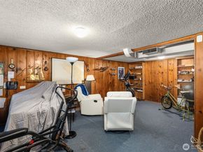 10529 NE 20th Place, Bellevue WA 98004