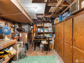 10529 NE 20th Place, Bellevue WA 98004